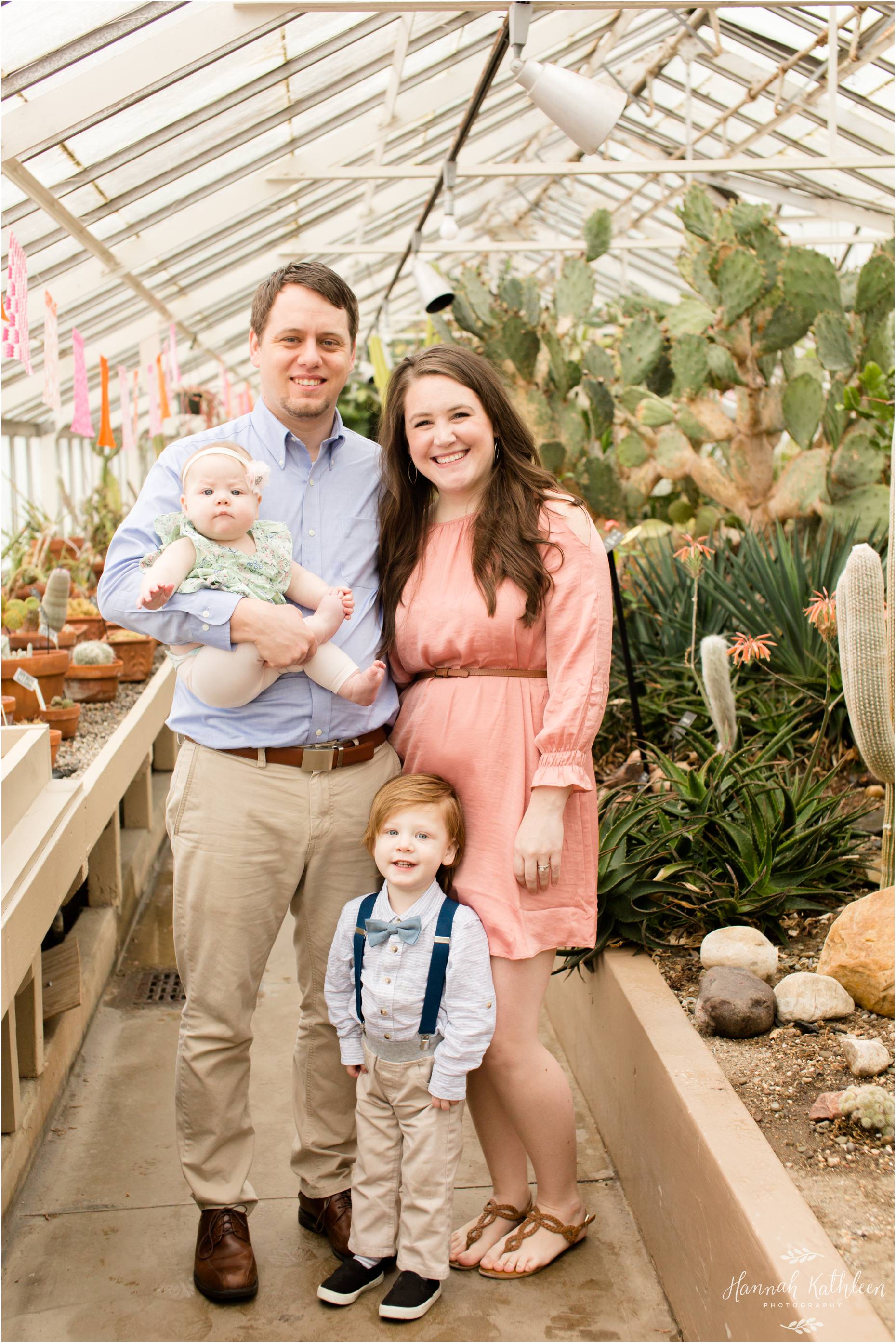 Buffalo_NY_Botanical_Gardens_Family_Photographer_0001.jpg