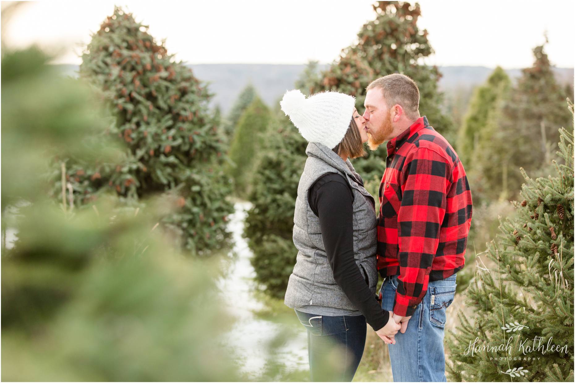 ChristmasTreeFarmMiniSessions2017_0001.jpg