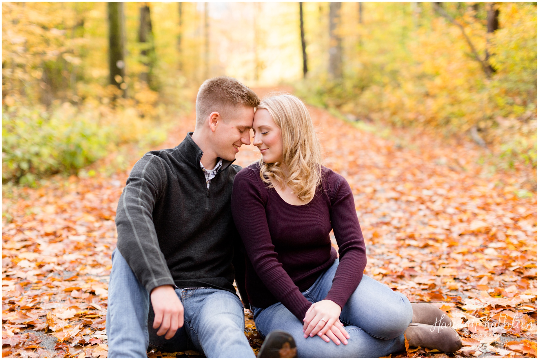 chestnut_ridge_park_engagement_photography_puppy_fall_hamburg_orchard_park