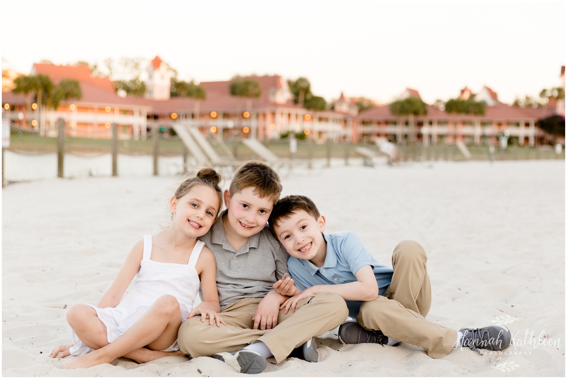 dawson-extended-family-photoshoot-disney-caribbean-beach-resort-world