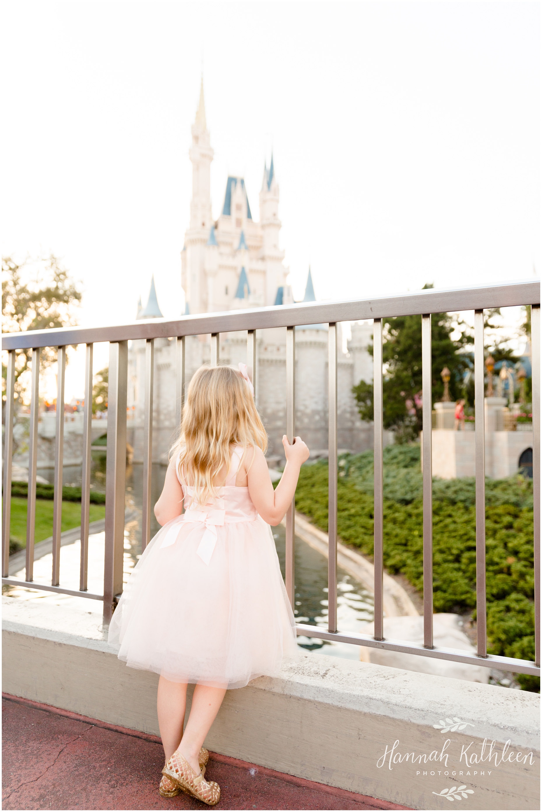 Donahue_Disney_Parks_Magic_Kingdom_Disneyland_Family_Photography