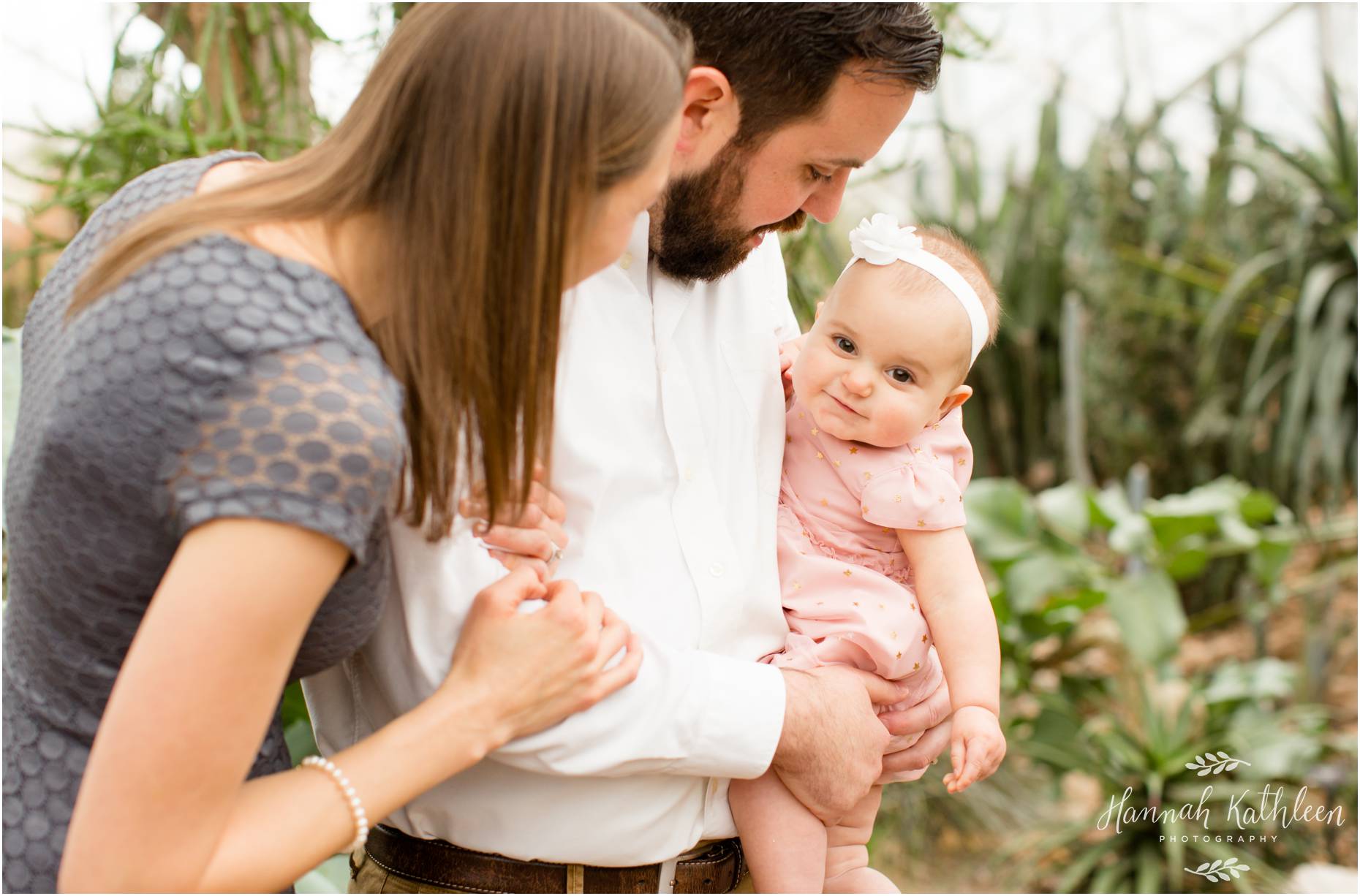 Milwaukee-Wisconsin-Mitchell-Park-Domes-Family-Session-Photographer