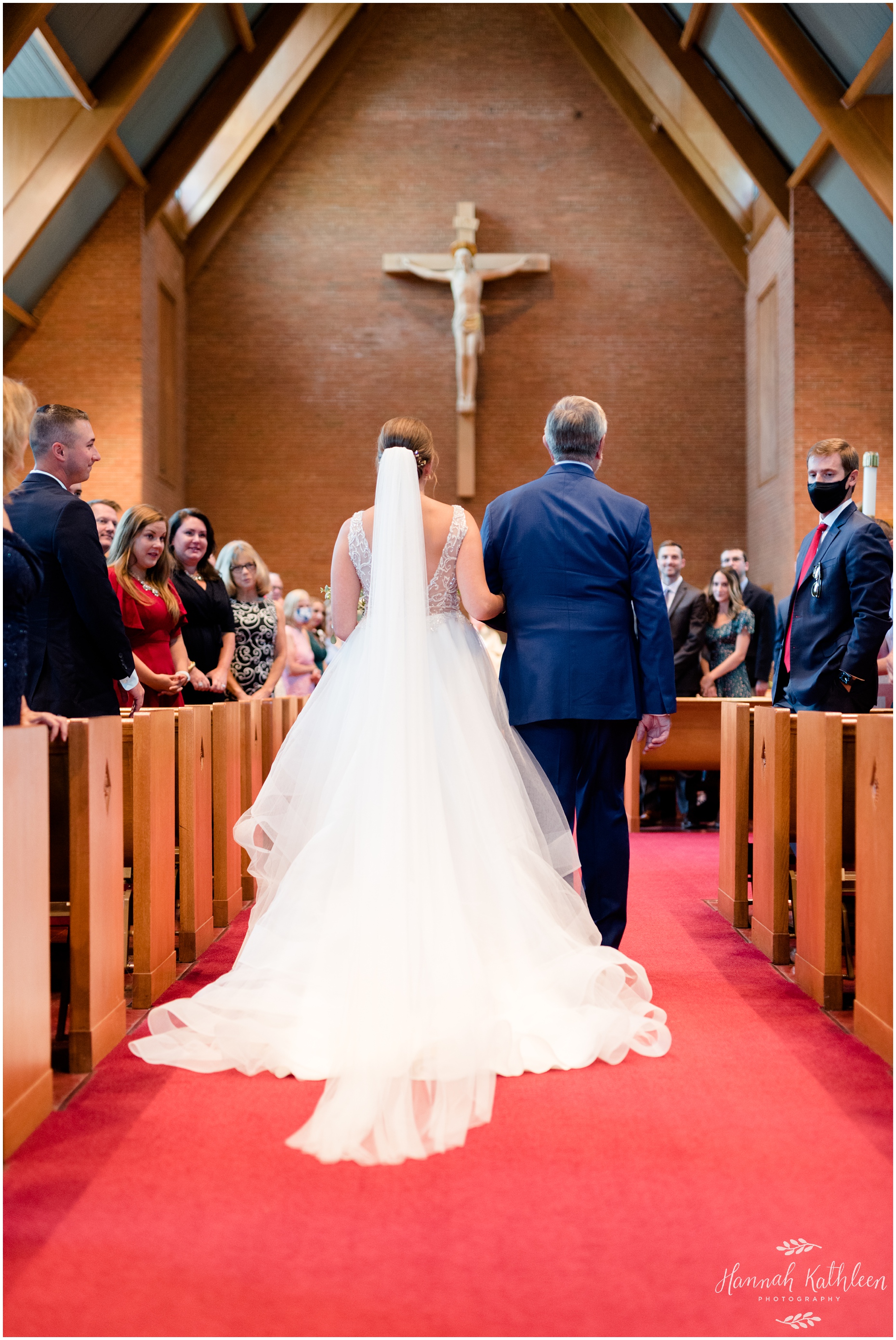 casa-larga-vineyard-outdoor-cocktail-hour-rochester-finger-lakes-wedding-photographer